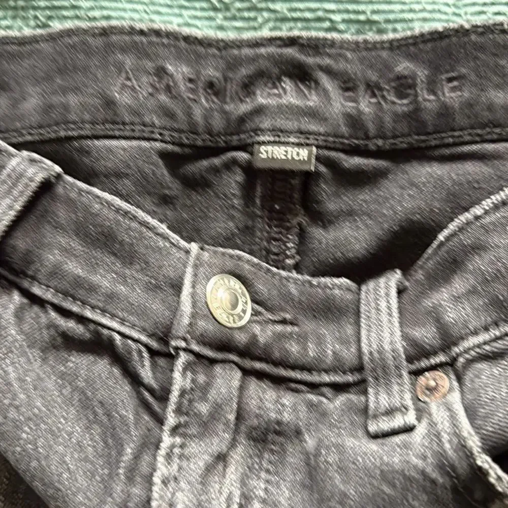 American Eagle Outfitters Black Faded Distressed Stretch Jean Shorts Size 4